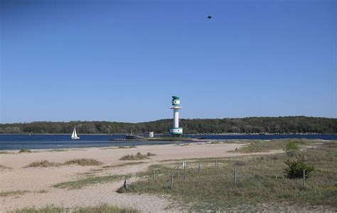 Der strand hier ist rund 30 meter breit und mehrere hundert meter du bist in kiel, die sonne scheint und du willst an den strand? Kiel Insights: Falckensteiner Strand - Happiness Is The ...