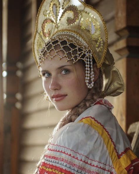 [러시아 여성 전통 옷] 카코시니크 кокошник 사라판 сарафан 플라턱 платок 의미 및 사진 네이버 블로그