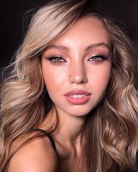 Russian Makeup Artist в Instagram Vogue 🔥🔥🔥🔥🔥 Нравитсяяяя Я кайфую😍 БАЗОВЫЙ курс в