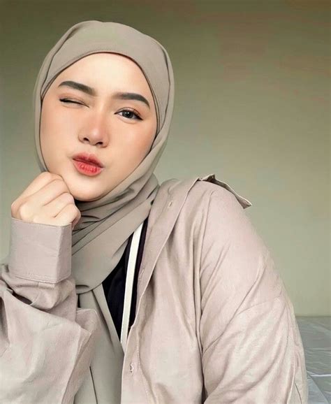 Pin By Emha Irmawati On Model Pakaian Hijab Model Pakaian Hijab Model Pakaian Ide Foto Instagram