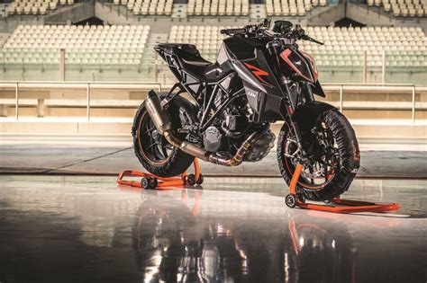 Nouveauté KTM Super Duke R le roadster superlatif Moto Journal