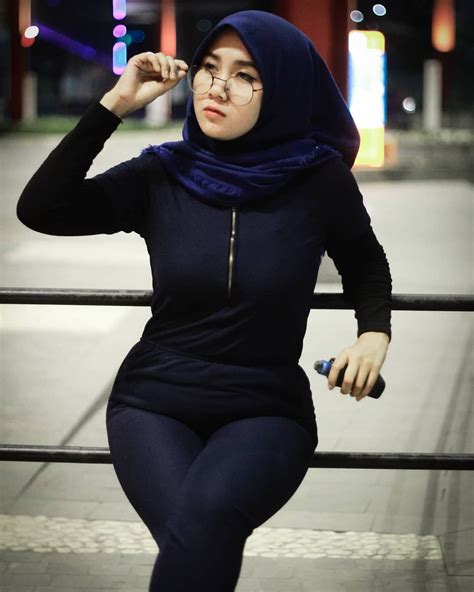 Gadis hijab | di goyang sama cwoknya??? Pin di Jilbab cantik