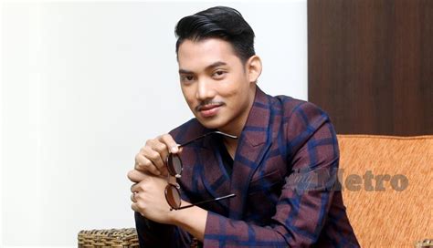 Now we recommend you to download first result hael husaini jampi lirik video mp3. Hael komited biarpun demam | Harian Metro