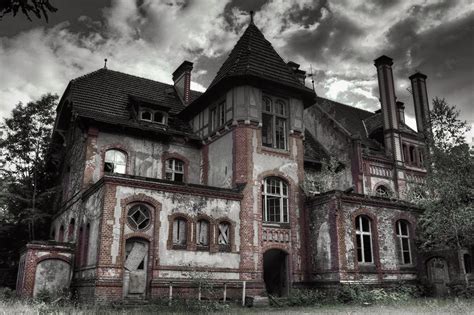Top 25 Most Haunted Places In America Part 2 Of 2