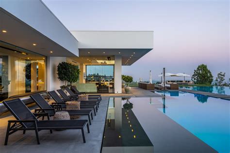 Dreamy Lawlen Way Modern Home In Beverly Hills Los Angeles