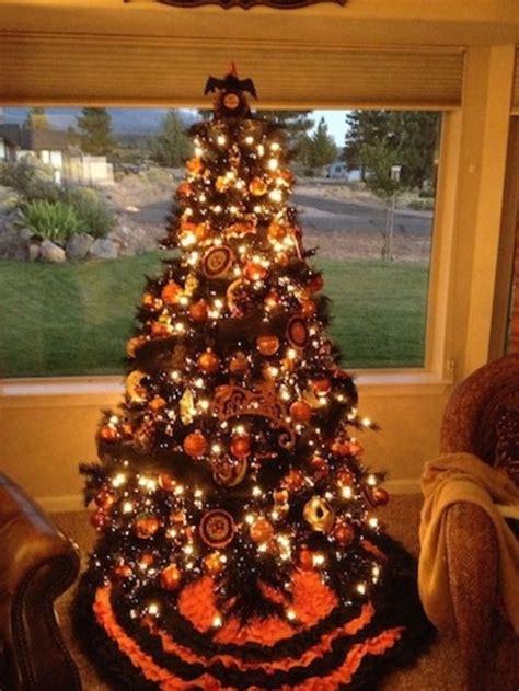 20 Decorated Halloween Trees Halloween Christmas Tree Diy Halloween