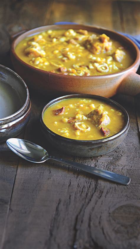 Locro is a winter stew dish of corn, beans, potato, pumpkin and beef, considered as one of the national dishes of south american countries that andes ranges spans into like argentina, bolivia, peru and ecuador. Locro criollo y otras 3 recetas populares para celebrar el ...