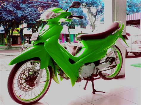 Jiwa aku tetap bwrsama rg sport aku ni. luxury sports car site: Suzuki Smash indonesia