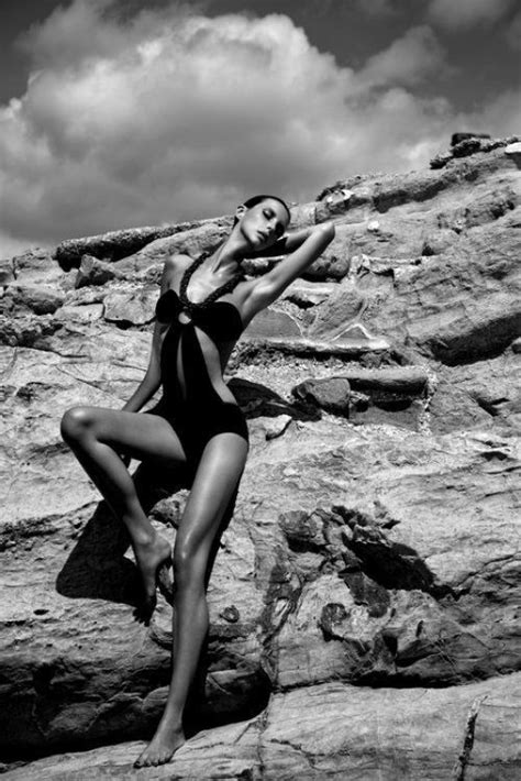 Pin By Ana Perrie On Modeling Beach Fashion Shoot Beach Photography