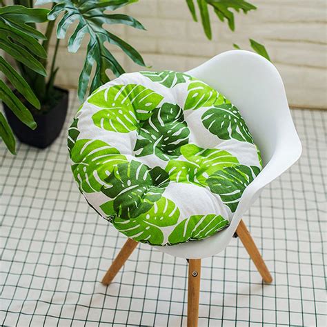You cook great food, but comfortable seating is needed to enjoy it to the fullest. Round Chair Cushion Soft Chair Seat Pad Thick Cushion for Kitchen Dining Patio Garden - Walmart ...