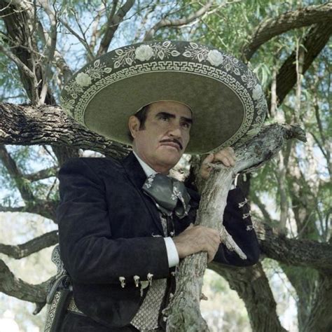 На 82 м году жизни умер известный мексиканский певец Висенте Фернандес Шоу биз на