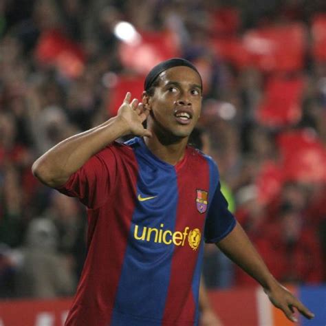 Lionel messi ronaldinho fc barcelona champions league samuel etoo sports football hd art. Cool Sports Players: Ronaldinho Barcelona Wallpaper