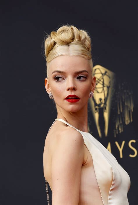Look Anya Taylor Joy Is A Showstopper At The 2021 Emmy Awards