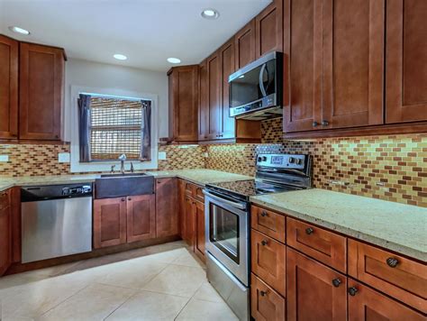Thomas joseph shares his tips regarding a variety of peppercorns and some of their closest relatives. Craftsman Kitchen with Flat panel cabinets by Kimberly ...