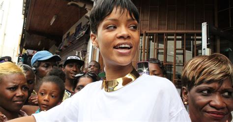 Rihannas Last Minute Christmas Shopping Trip In Barbados But Is She