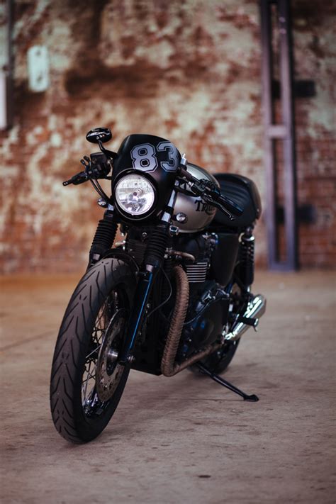 It captures the very essence of the café racer. Andre's Triumph Thruxton Cafe Racer | Throttle Roll