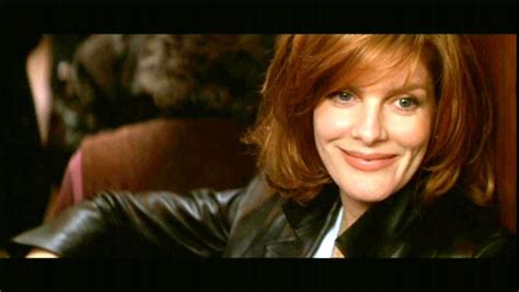 Renee russo is the agent in charge of the investigation and suspects thomas crown is the culprit. Rene Russo hairstyle | Rene russo, Crown hairstyles, Hair styles