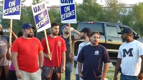 Uaw Strike Against Gm Now In Its Second Week