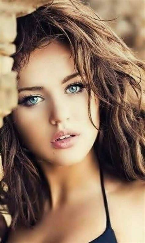 Pin By Jbenet On Beautiful Dpz Brunette Beauty Beautiful Girl Face Beauty Girl