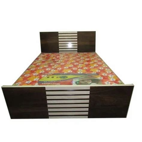 Cherry Wood Brownoff White Wooden Double Bed Size 46 X 62 Feet