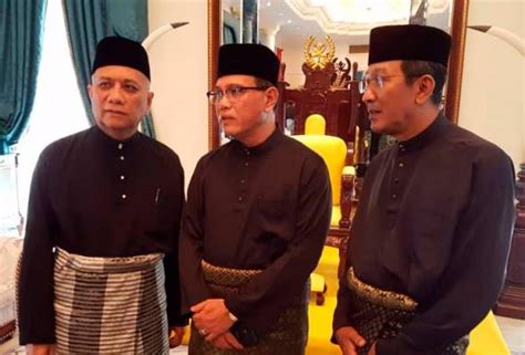 Beliau telah menggantikan datuk rafiah salim pada 8 november 2008 berikutan keengganan kementerian pengajian tinggi malaysia menyambung kontrak rafiah. Carian mengenai topik datuk-seri-ir-mohd-soffi-tan-sri ...