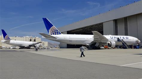 United Airlines 777s N214ua N780ua Sfo 2015 San Francisco Airport