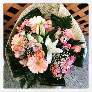 Della felicitã di chi riceve un bouquet di <b>fiori freschi</strong>. Mazzo Di Fiori Per Compleanno 18 Anni