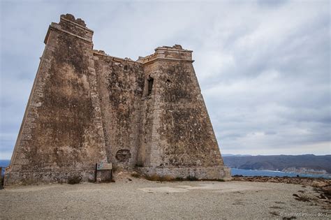 Son las conocidas como casas del chorrillo en la localidad de pechina y formarán parte de los escenarios de juego de tronos, en los que se representará el. Mesa Roldán, lo que queda de un viejo volcán del Cabo de Gata