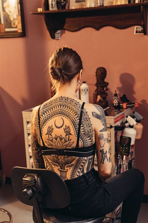 35 Ultra Sexy Back Tattoos For Women