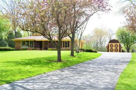 See more ideas about yellow brick houses, brick exterior house, house exterior. Ideas for Retro 1969 Mustard Yellow (?!!?!!!) Brick Ranch