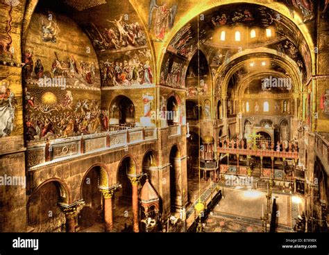 La Basilica Di San Marco Interno Venezia Italia Foto Stock Alamy