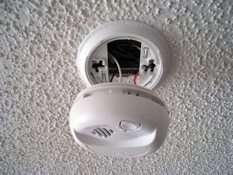 Aufrufe 3 tsd.vor 2 years. KFR Recommends Changing Batteries When You Change Your Clocks
