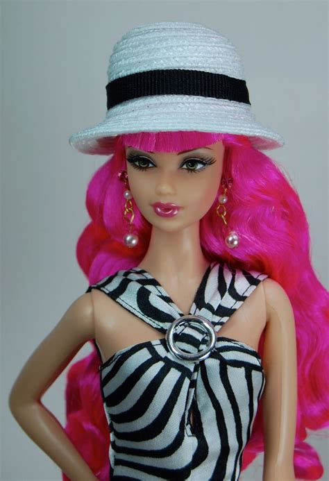 Tarina Tarantino does mod quite well | Beautiful barbie dolls, Barbie ...