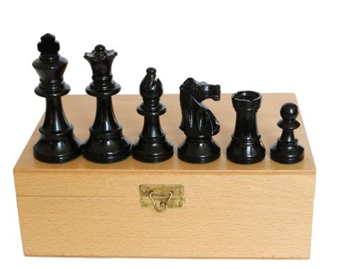 Staunton Chess Set With A Chess Board King 334 85 Etsy Chess Board