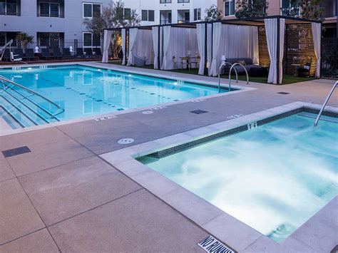 Let California Waters Design And Build An Urban Poolspa Oasis