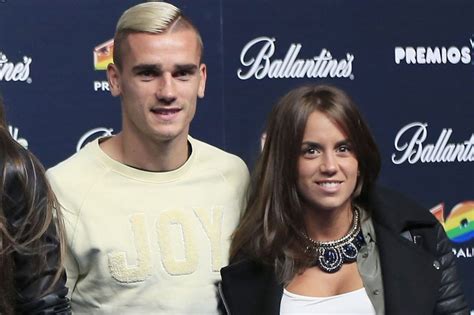 Her boyfriend is the 5'9″ striker for atletico madrid and france national team. Antoine Griezmann et Erika Choperena : leur histoire d ...