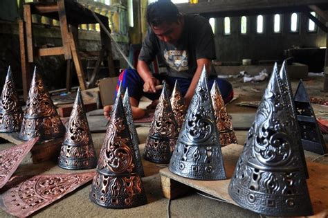 7 Kerajinan Tangan Khas Jawa Tengah - Blog Mariberkarya