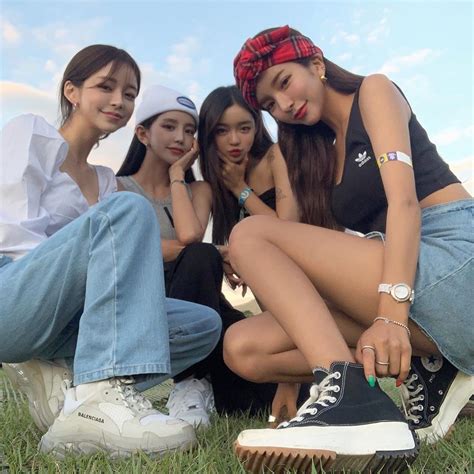 Pin By Khionne On Wattpad In 2020 Korean Best Friends Girl Group