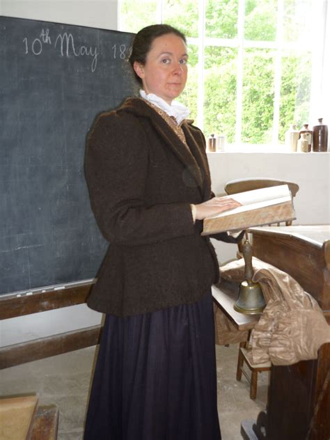 School Teacher 1890 Nun Dress Neck Dress Fashion