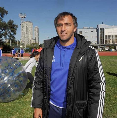 Luego, también por el grupo b, chocará contra el conjunto local (25/7, 7 hs) en lo que será el segundo día de competencia. Retegui se refirió a la renuncia de jugadores - El Sureño