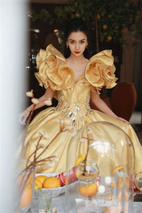 Angelababy ăn Mừng Sinh Nhật Tại Weibo Night 2020 Với Dior Elie Saab