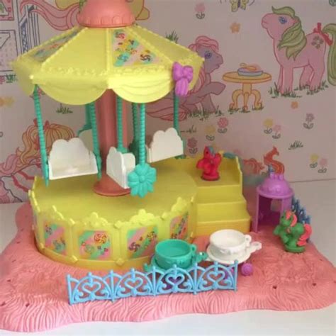 Prancing Pretty Carousel With Topper Moulded Vers Tumbex