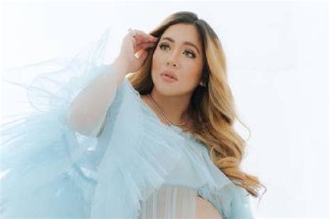 Angeline Quinto Looks Gorgeous In New Maternity Shoot Abs Cbn News