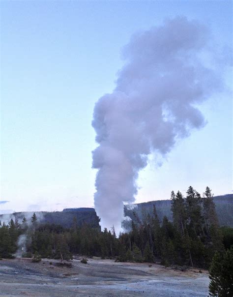 Yellowstone Geyser Worlds Largest Shows Strange Eruption Patterns