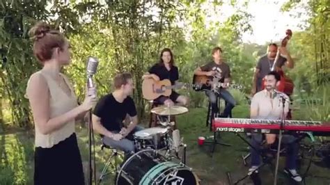 The backyard sessions took place earlier this summer when miley brought her band together to perform some of her favorite songs. Miley Cyrus- The Backyard Sessions "Jolene" | Miley cyrus ...