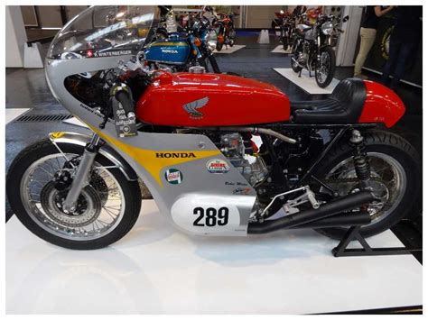 Matthias koeberlin, nora von waldstätten, hary prinz and others. Motorradklassiker der 70er und 80er-Jahre