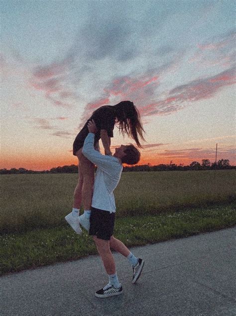 𝙿𝚊𝚒𝚐𝚎𝙼𝚊𝚛𝚝𝚒𝚗⭐️ Cute Couple Pictures Cute Relationship Goals Relationship Goals Pictures