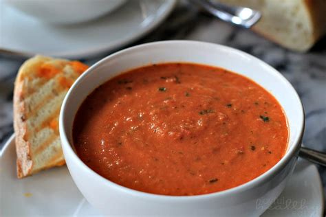 Slowly whisk in heavy cream and stir until starts to thicken. Creamy Tomato Basil Soup | How To Make The Best Tomato Soup