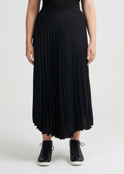 Sunray Pleat Skirt In Black In Sizes 12 To 24 Taking Shape New