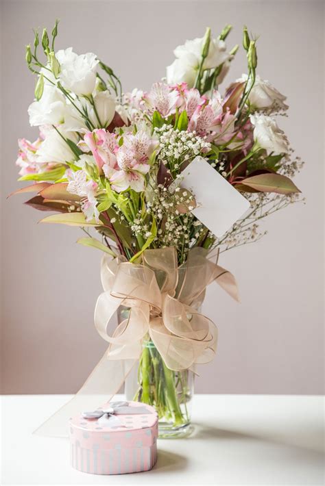 Floral Table Arrangement For Mothers Day Grow A Mothers Day Floral